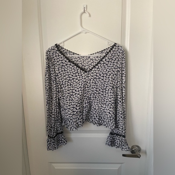 Floral Navy Top - Picture 2 of 5